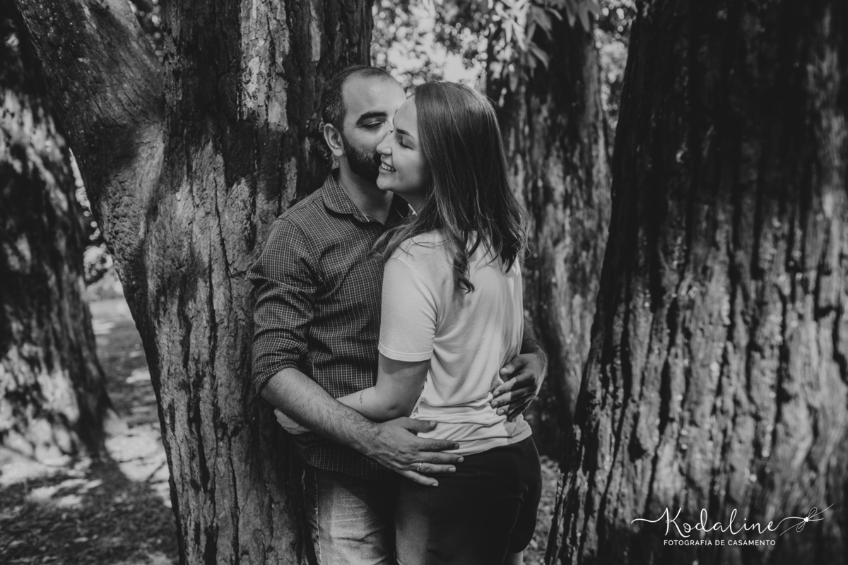 Pedido de noivado surpresa no Parque Ibirapuera em São Paulo. Noivado Surpresa. Save The Date. Noivos emocionados. Pedido de Casamento Lindo. Noiva 2019