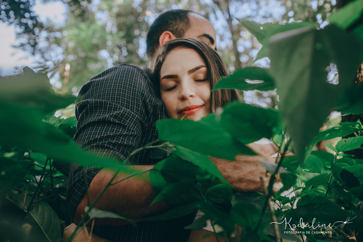 Pedido de noivado surpresa no Parque Ibirapuera em São Paulo. Noivado Surpresa. Save The Date. Noivos emocionados. Pedido de Casamento Lindo. Noiva 2019