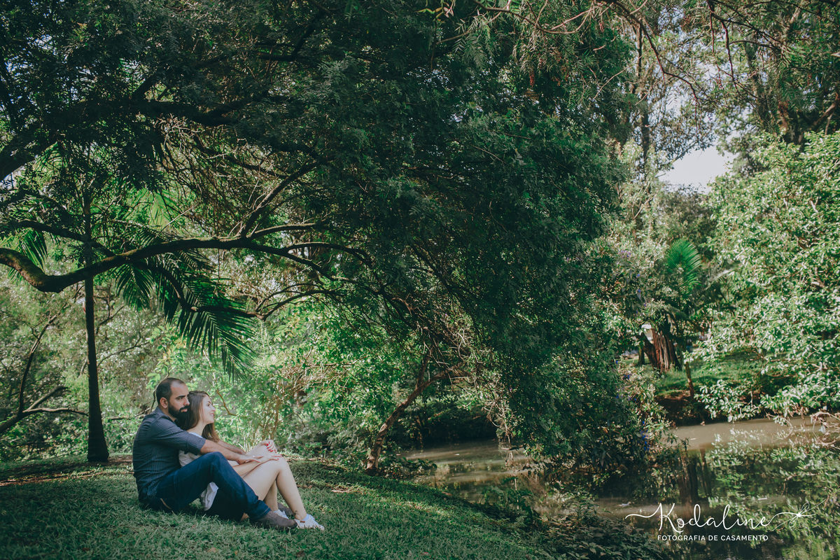 Pedido de noivado surpresa no Parque Ibirapuera em São Paulo. Noivado Surpresa. Save The Date. Noivos emocionados. Pedido de Casamento Lindo. Noiva 2019