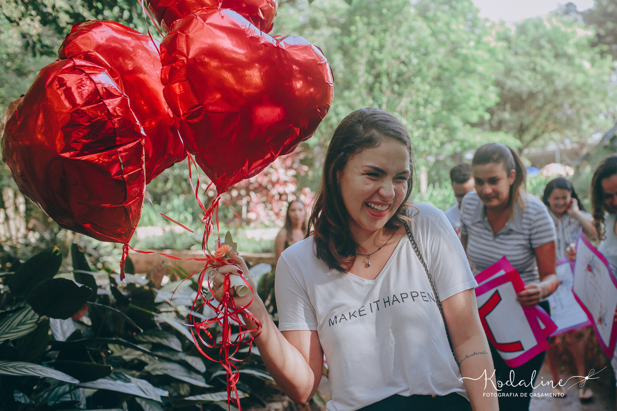 Pedido de noivado surpresa no Parque Ibirapuera em São Paulo. Noivado Surpresa. Save The Date. Noivos emocionados. Pedido de Casamento Lindo. Noiva 2019
