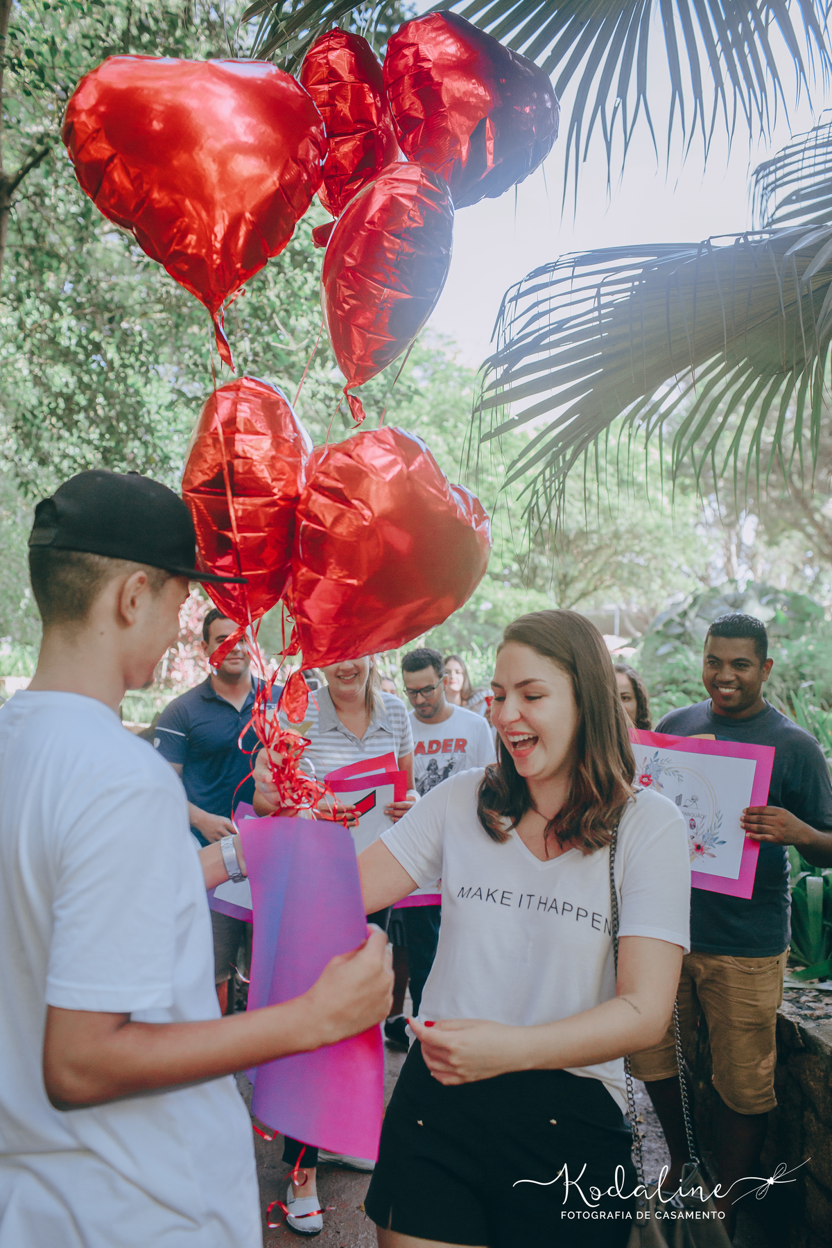 Pedido de noivado surpresa no Parque Ibirapuera em São Paulo. Noivado Surpresa. Save The Date. Noivos emocionados. Pedido de Casamento Lindo. Noiva 2019