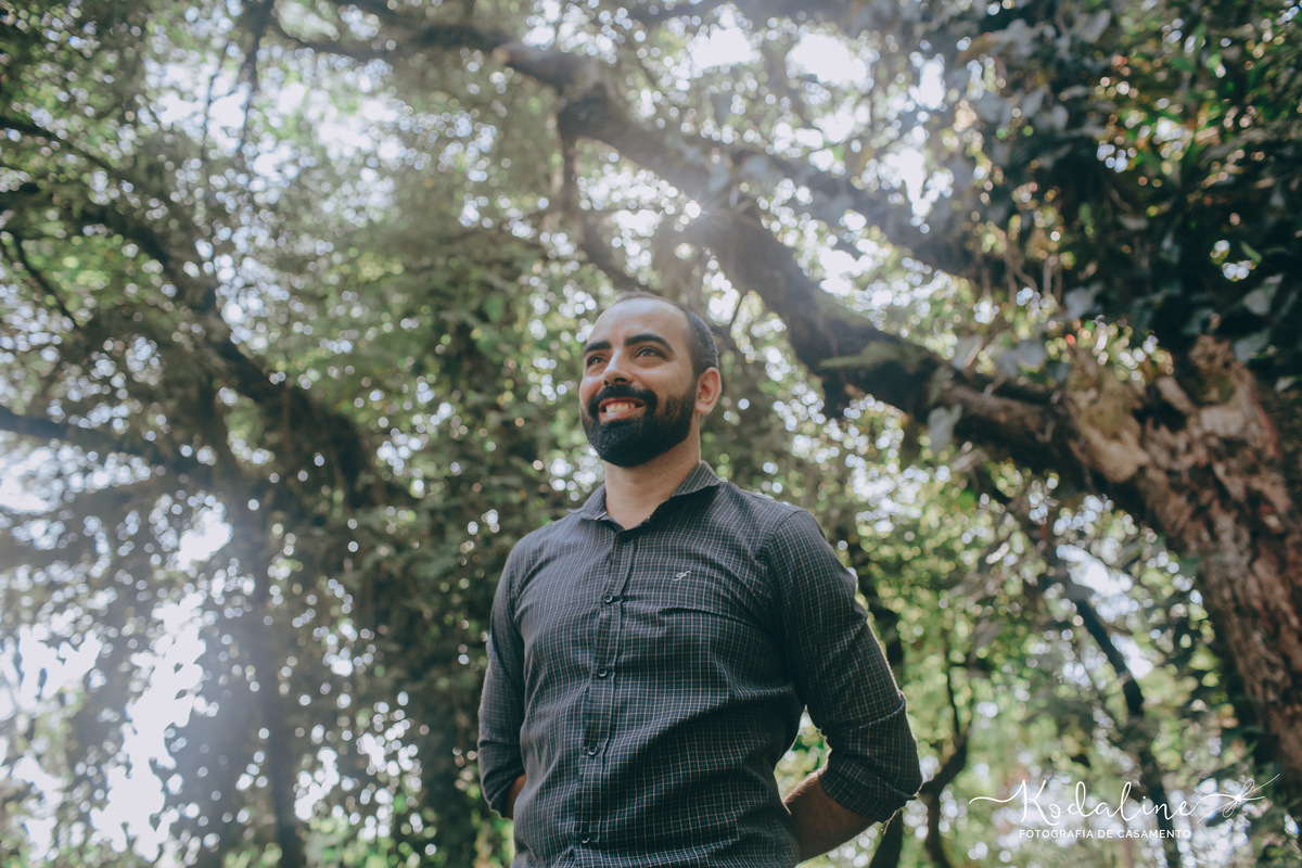 Noivo emocionado no Parque Ibirapuera 
