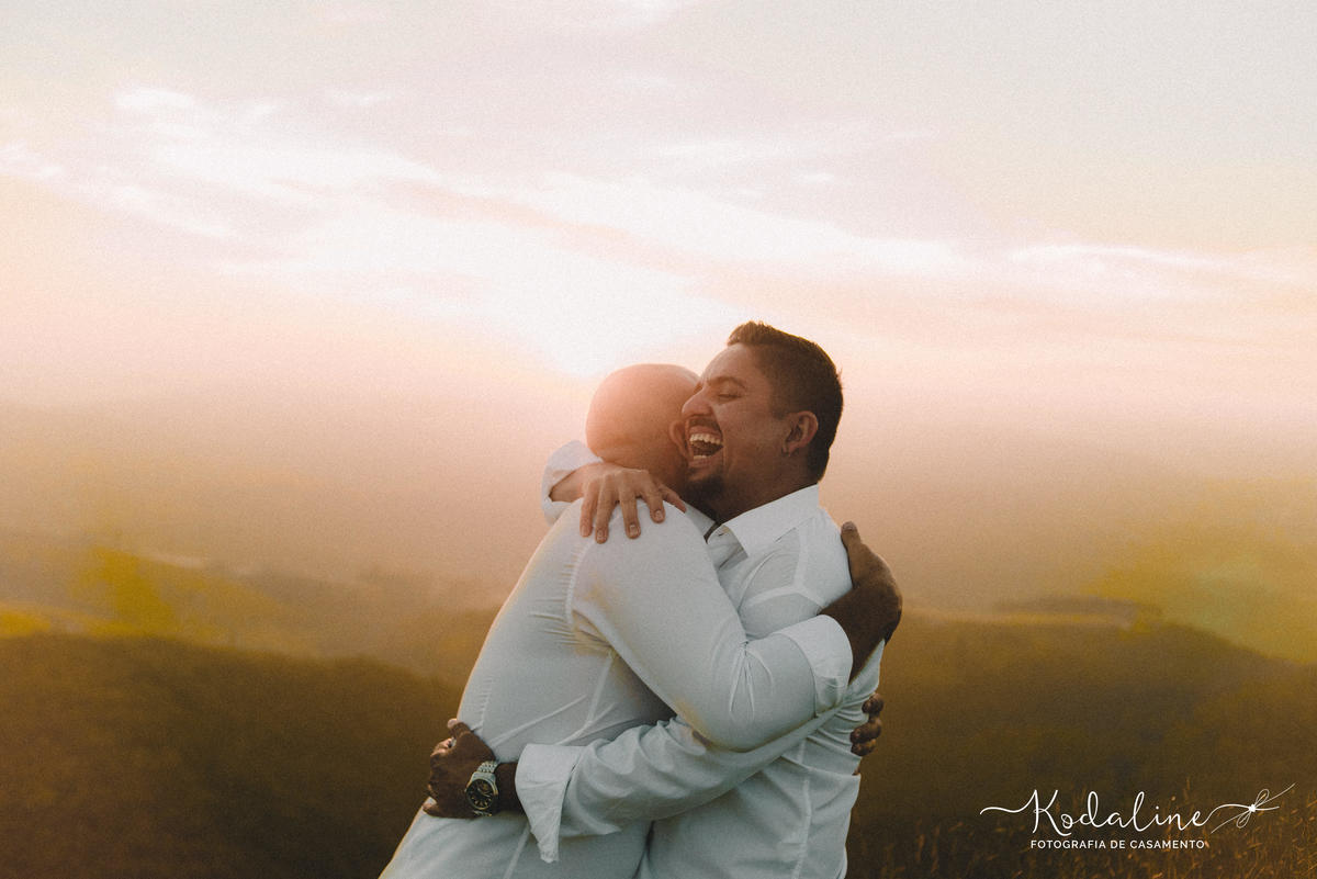 Ensaio casal homoafetivo realizado no Morro do Saboó em São Roque, Ensaio pré casamento no Saboó.