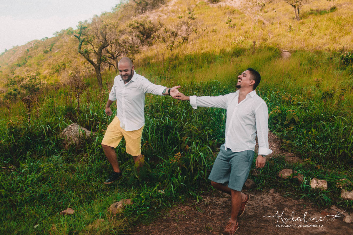 Ensaio casal homoafetivo realizado no Morro do Saboó em São Roque, Ensaio pré casamento no Saboó.