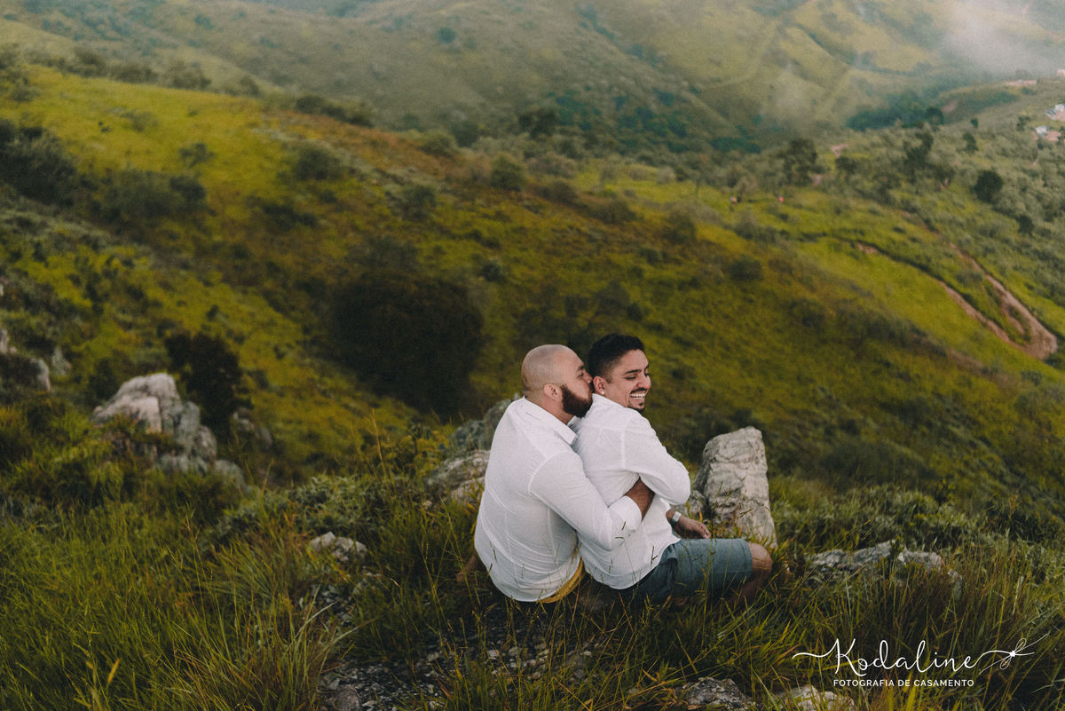 Ensaio casal homoafetivo realizado no Morro do Saboó em São Roque, Ensaio pré casamento no Saboó.
