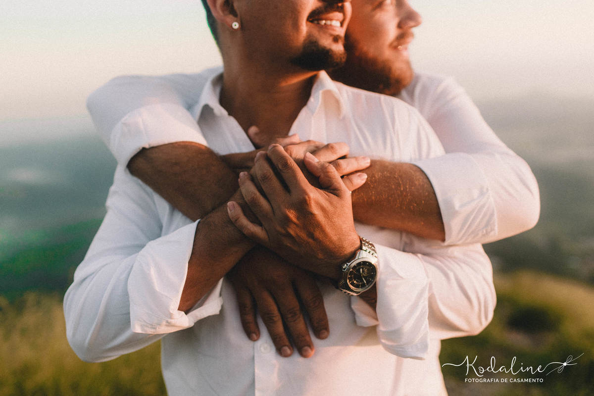 Ensaio casal homoafetivo realizado no Morro do Saboó em São Roque, Ensaio pré casamento no Saboó.