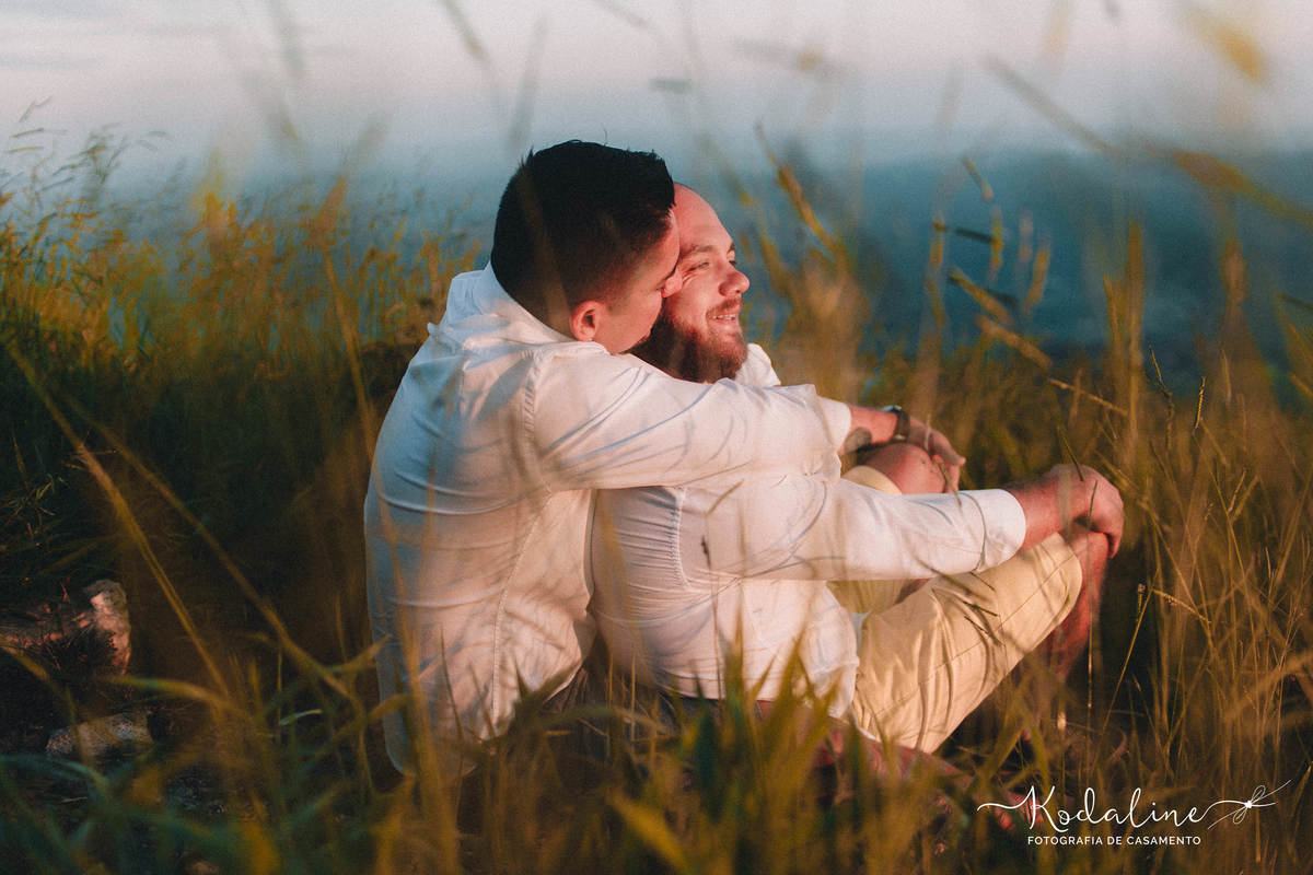 Ensaio casal homoafetivo realizado no Morro do Saboó em São Roque, Ensaio pré casamento no Saboó.