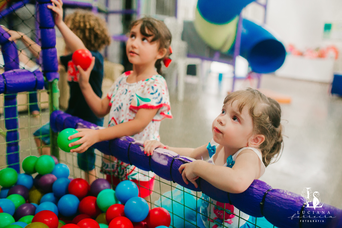 Festa de menina com tema Trolls realizada no Buffet Festar em São Roque