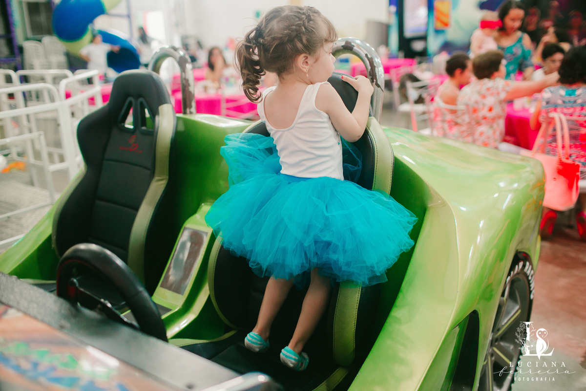 Festa de menina com tema Trolls realizada no Buffet Festar em São Roque