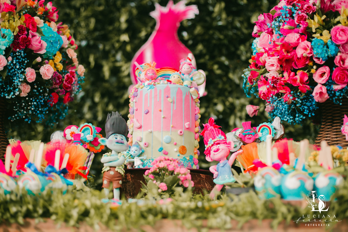Festa de menina com tema Trolls realizada no Buffet Festar em São Roque