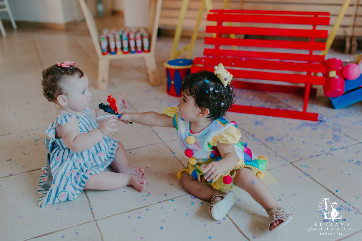 Aniversário das gêmeas Olivia e Martina em São Roque. Olivia e Martina 1 Aninho. Festa de Aniversário com tema Carnaval