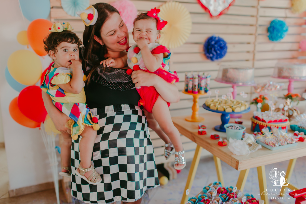 Aniversário das gêmeas Olivia e Martina em São Roque. Olivia e Martina 1 Aninho. Festa de Aniversário com tema Carnaval