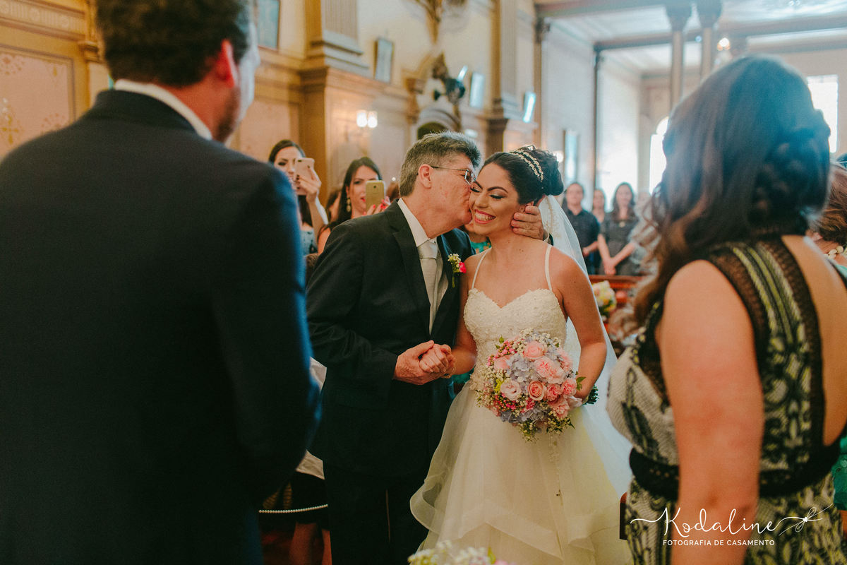 Casamento lindo realizado na igreja Nossa Senhora do Patrocínio em Itu