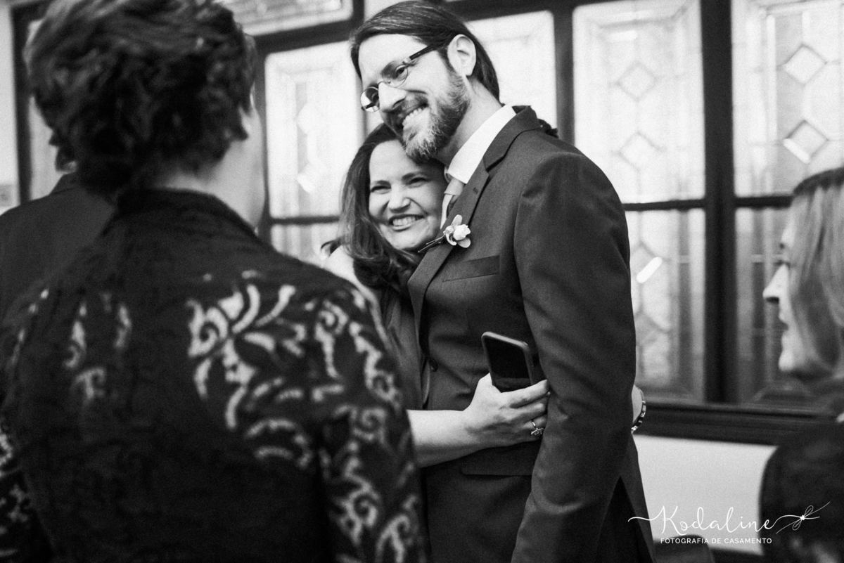 Noivo feliz no Bar do Alemão em Itu