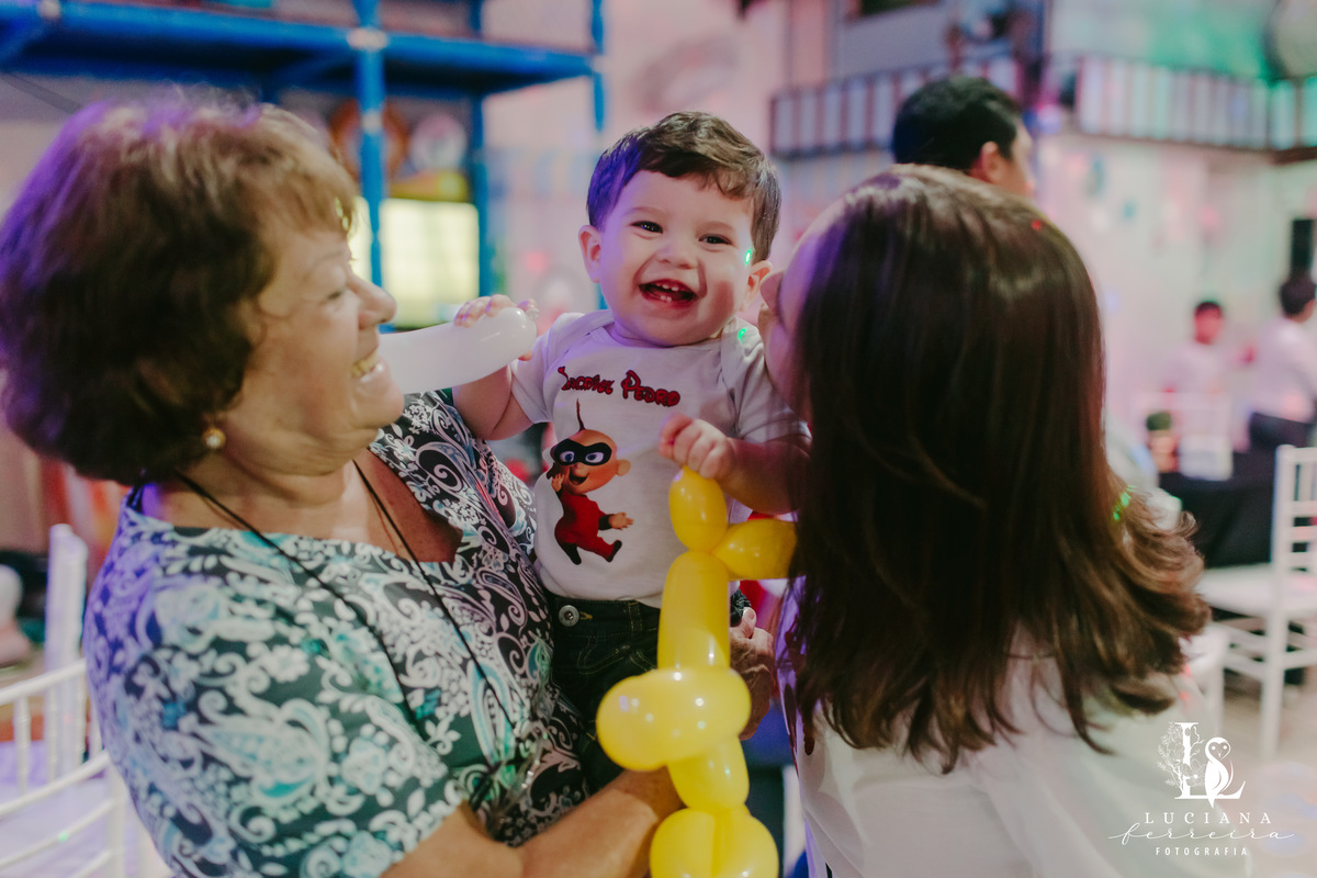 Aniversário de menino com tema Os Incríveis realizado no Buffet Ciranda na Vila em Osasco