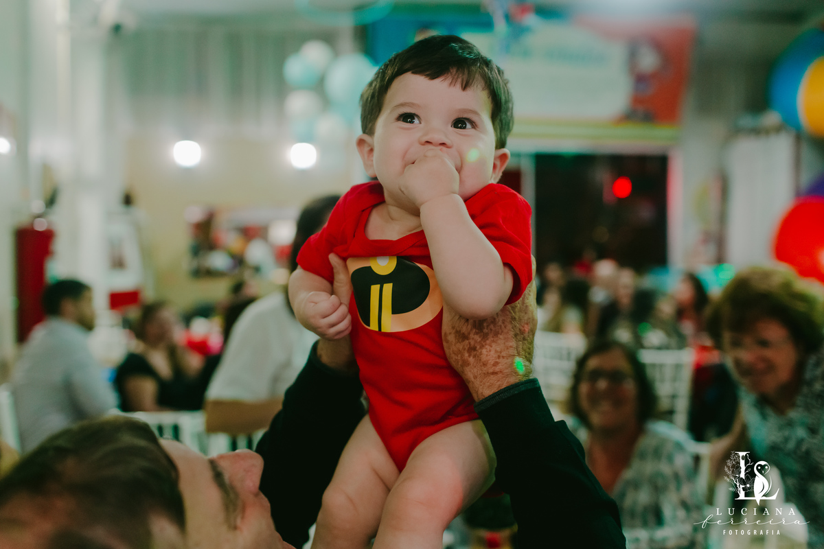 Aniversário de menino com tema Os Incríveis realizado no Buffet Ciranda na Vila em Osasco
