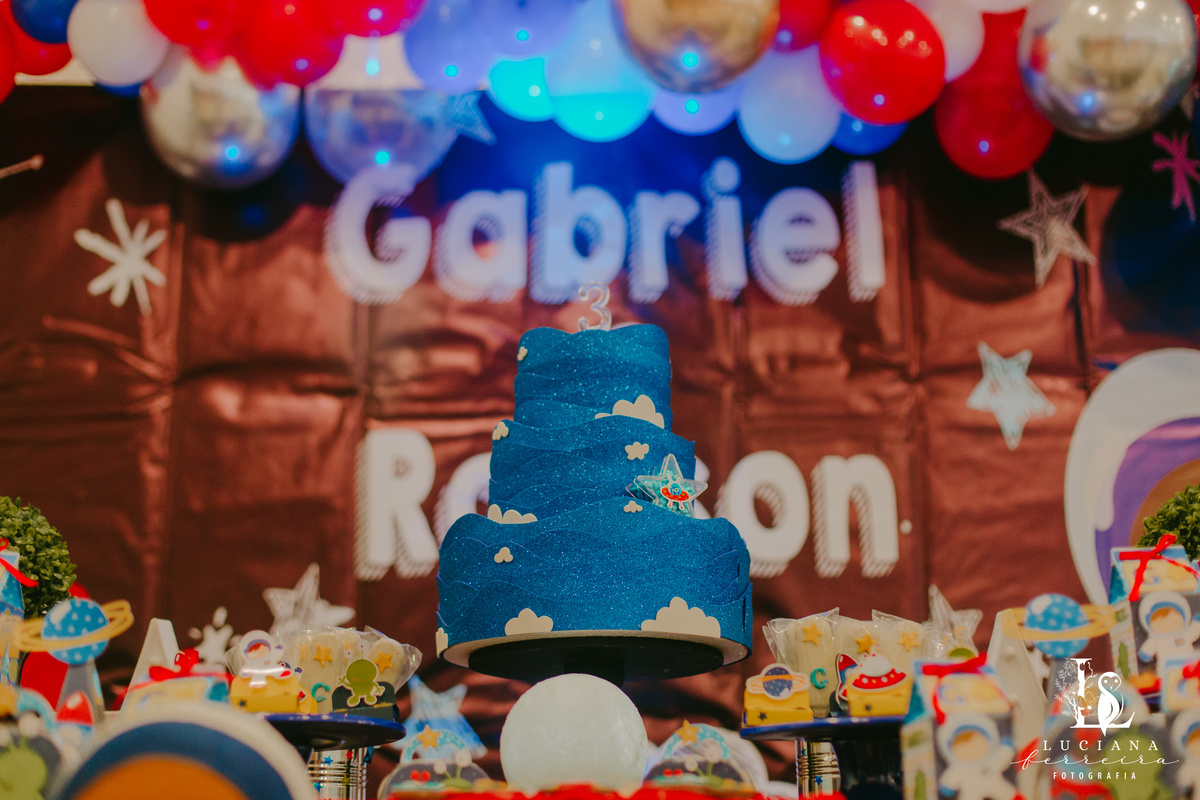 Aniversário Infantil com tema espaço sideral realizado no Buffet Estação Folia em Osasco