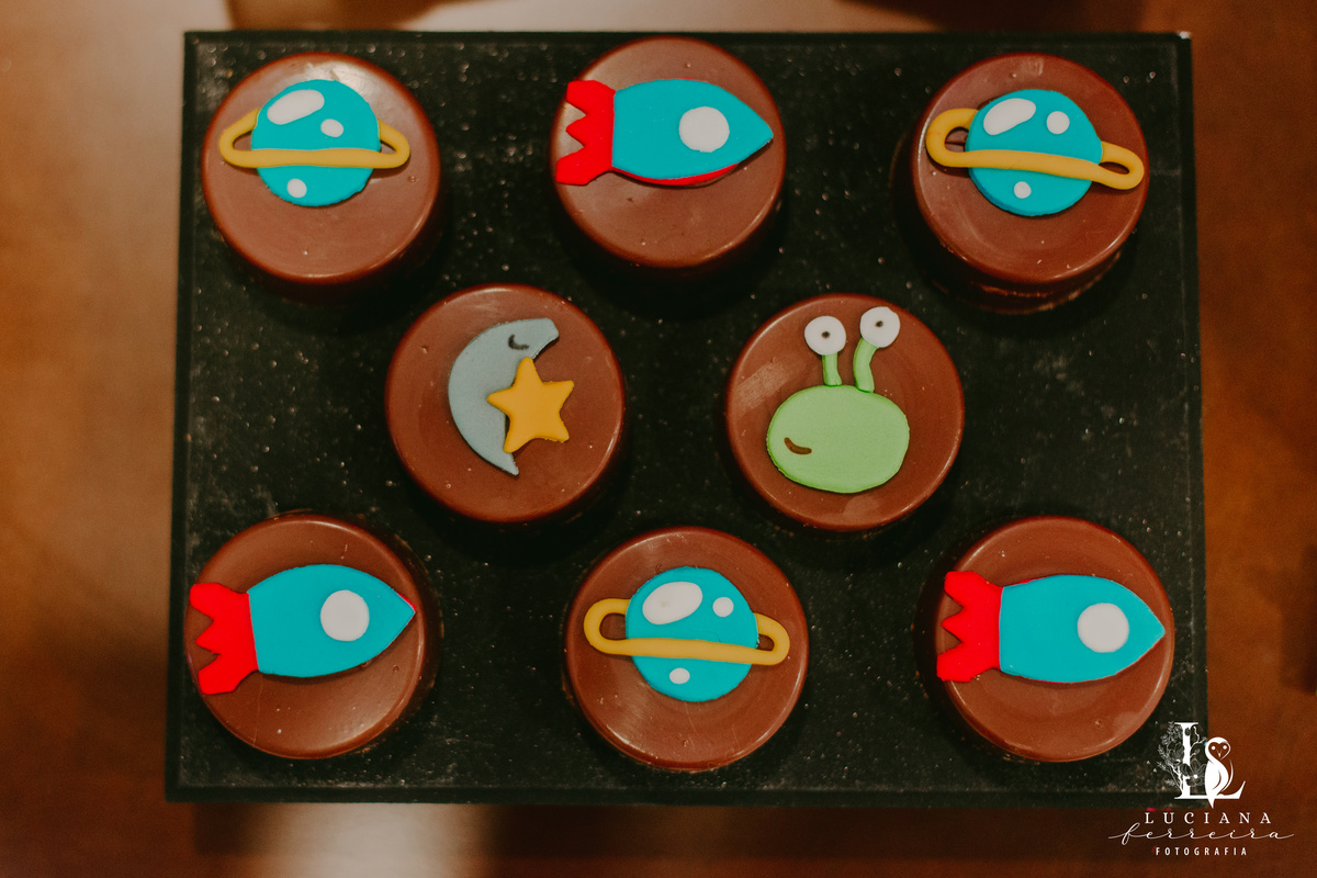 Aniversário Infantil com tema espaço sideral realizado no Buffet Estação Folia em Osasco