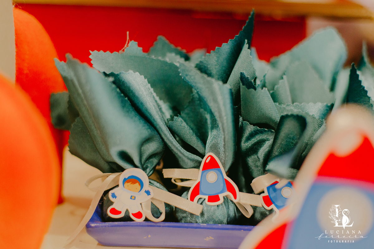 Aniversário Infantil com tema espaço sideral realizado no Buffet Estação Folia em Osasco