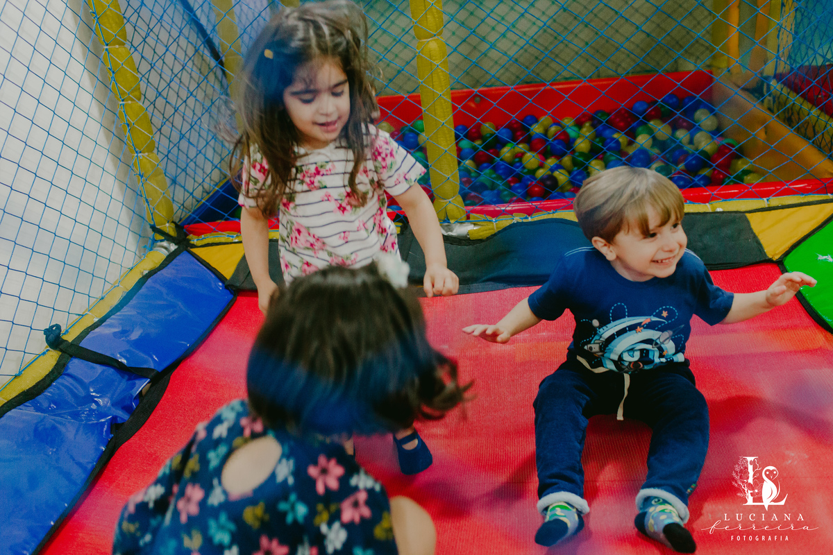 Aniversário Infantil com tema espaço sideral realizado no Buffet Estação Folia em Osasco
