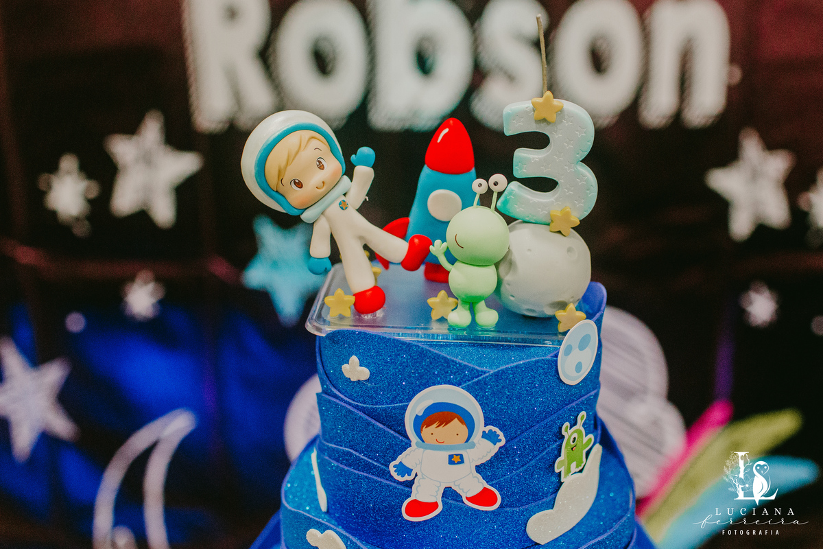 Aniversário Infantil com tema espaço sideral realizado no Buffet Estação Folia em Osasco