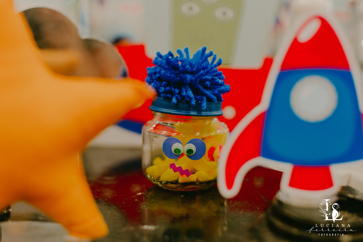 Aniversário Infantil com tema espaço sideral realizado no Buffet Estação Folia em Osasco