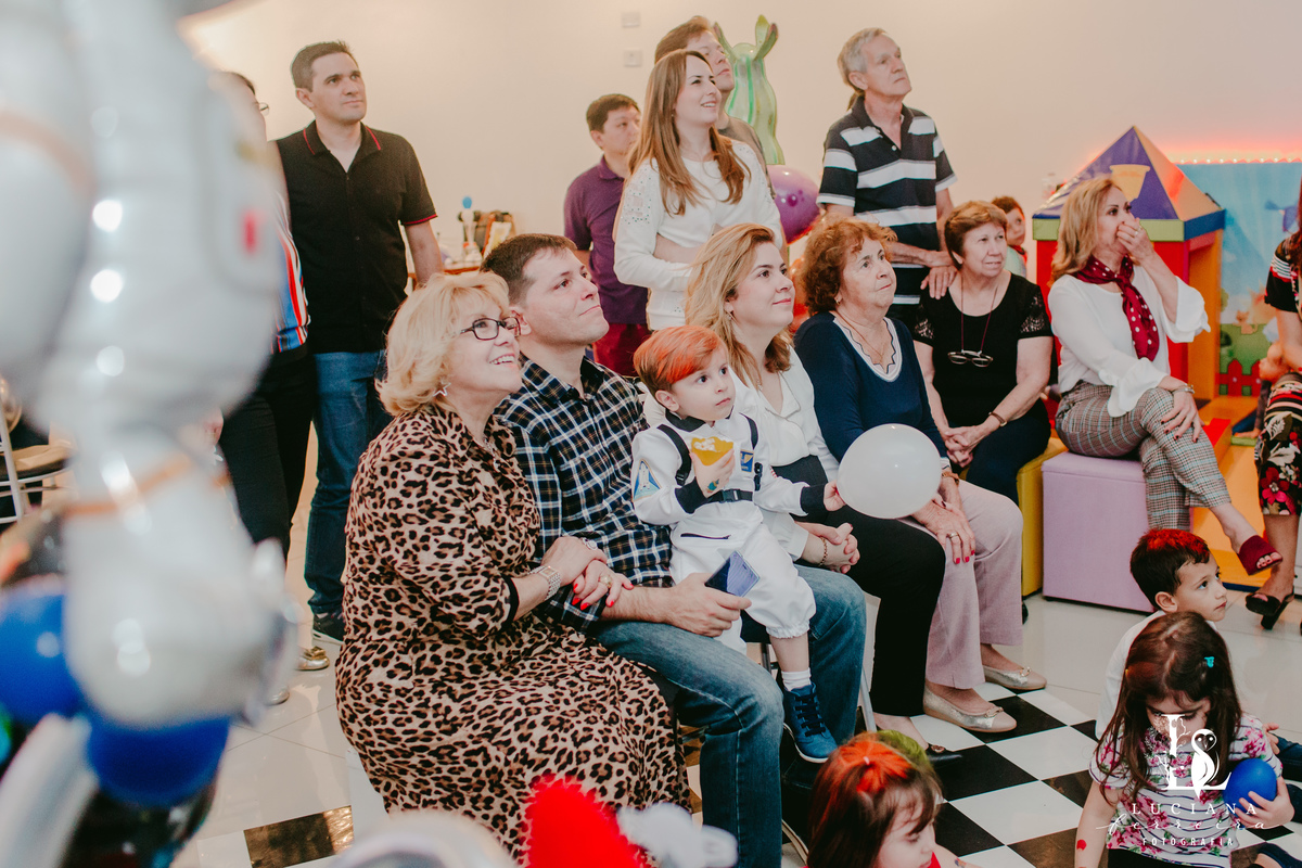 Aniversário Infantil com tema espaço sideral realizado no Buffet Estação Folia em Osasco