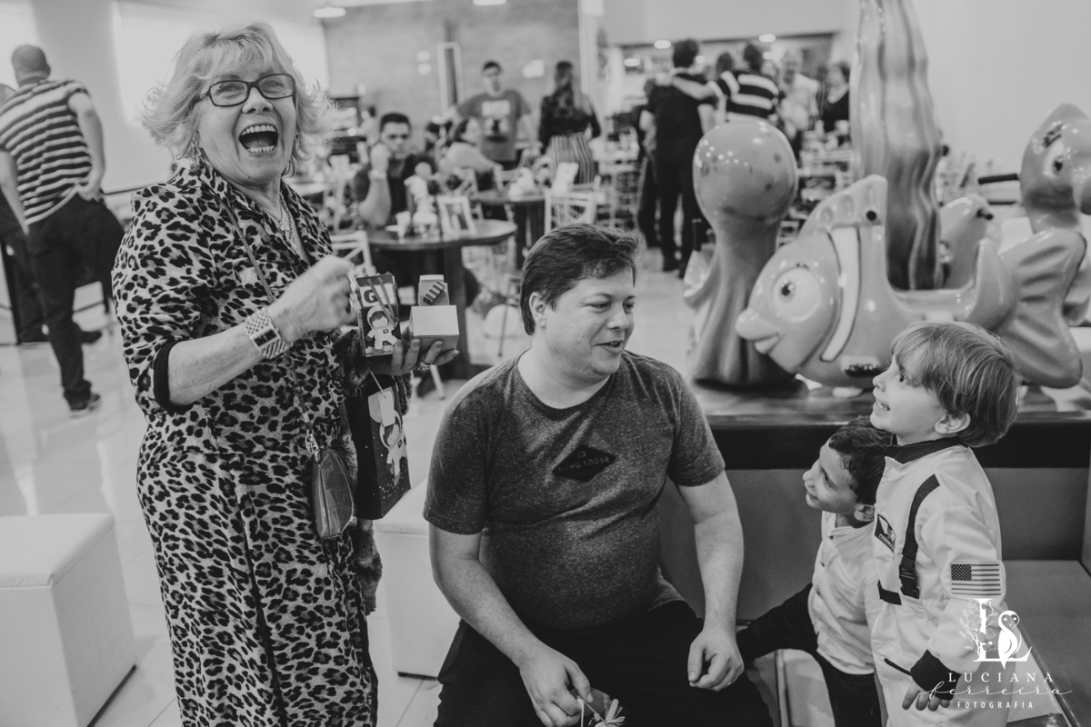 Aniversário Infantil com tema espaço sideral realizado no Buffet Estação Folia em Osasco
