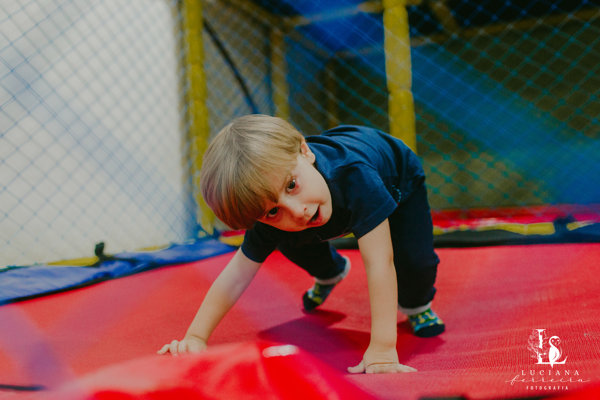 Aniversário Infantil com tema espaço sideral realizado no Buffet Estação Folia em Osasco