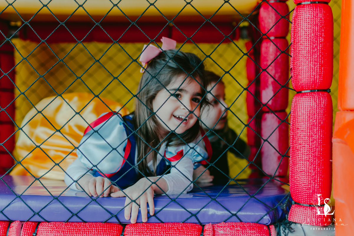 Aniversário Infantil com tema Branca de Neve no Buffet Bloop Zook, em Osasco