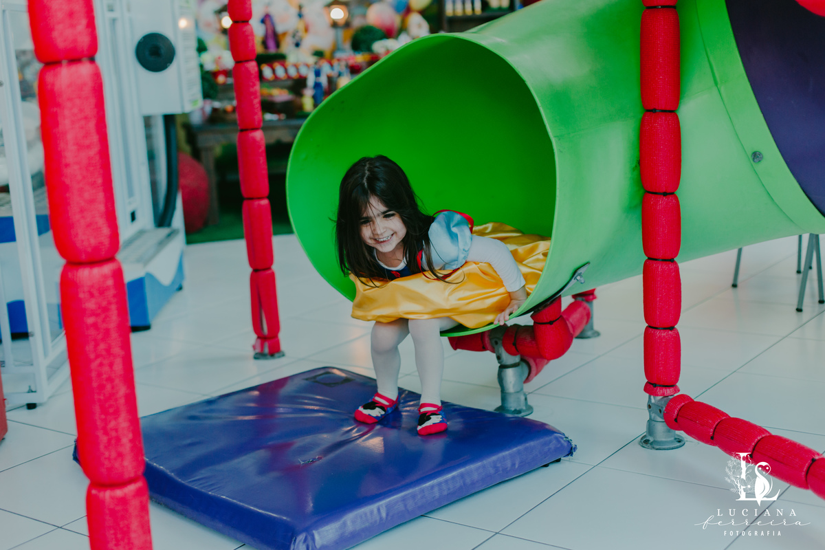 Aniversário Infantil com tema Branca de Neve no Buffet Bloop Zook, em Osasco
