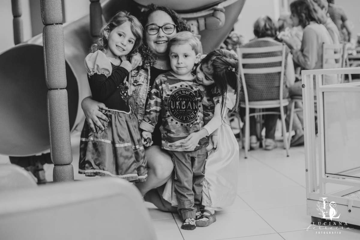 Aniversário Infantil com tema Branca de Neve no Buffet Bloop Zook, em Osasco