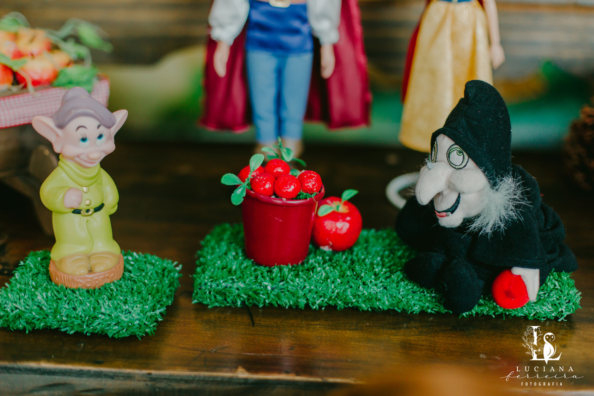 Aniversário Infantil com tema Branca de Neve no Buffet Bloop Zook, em Osasco