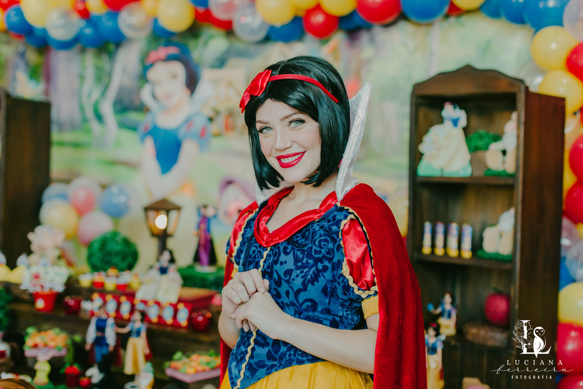 Aniversário Infantil com tema Branca de Neve no Buffet Bloop Zook, em Osasco