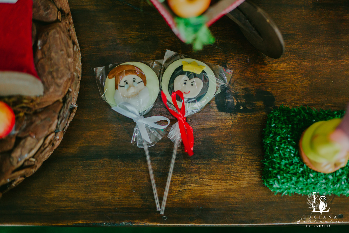 Aniversário Infantil com tema Branca de Neve no Buffet Bloop Zook, em Osasco