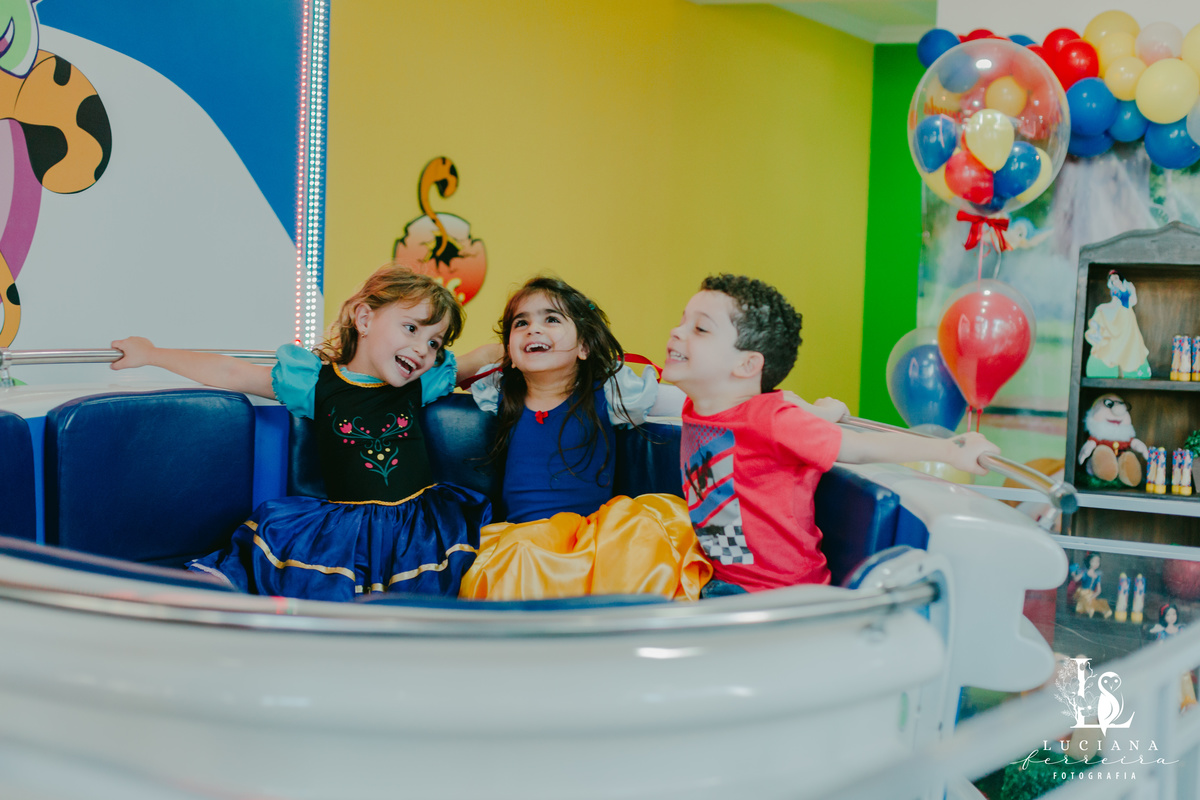 Aniversário Infantil com tema Branca de Neve no Buffet Bloop Zook, em Osasco