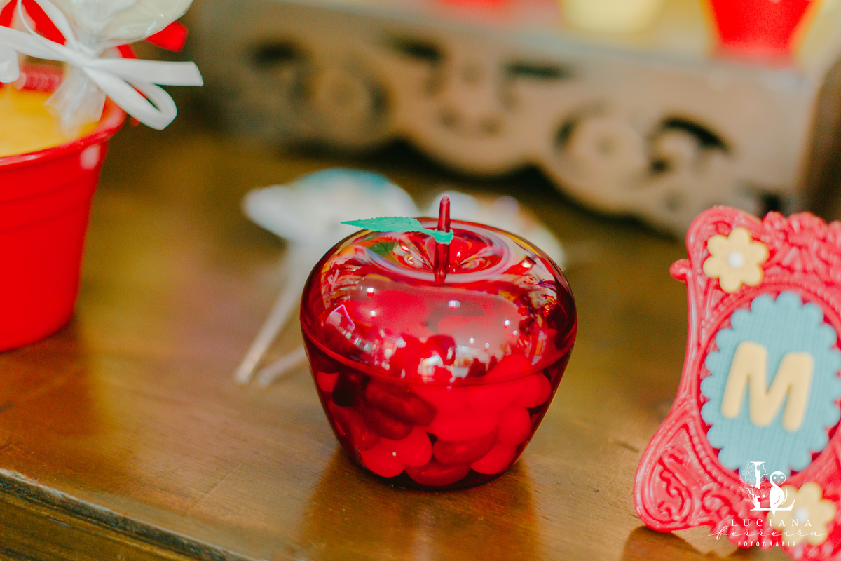 Aniversário Infantil com tema Branca de Neve no Buffet Bloop Zook, em Osasco