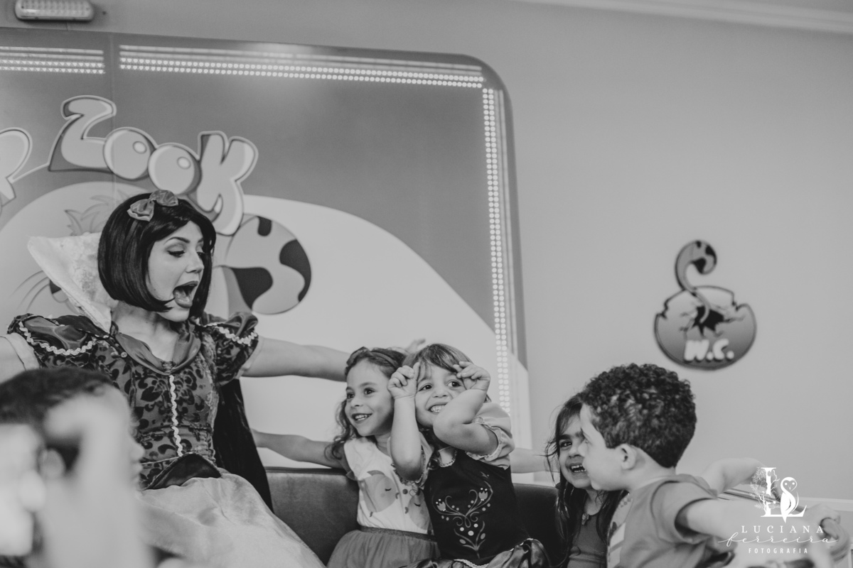 Aniversário Infantil com tema Branca de Neve no Buffet Bloop Zook, em Osasco