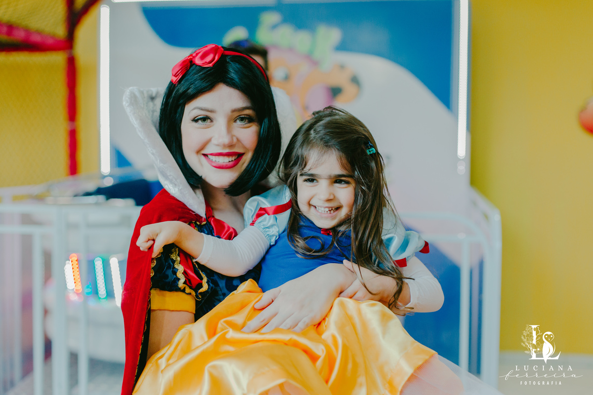 Aniversário Infantil com tema Branca de Neve no Buffet Bloop Zook, em Osasco
