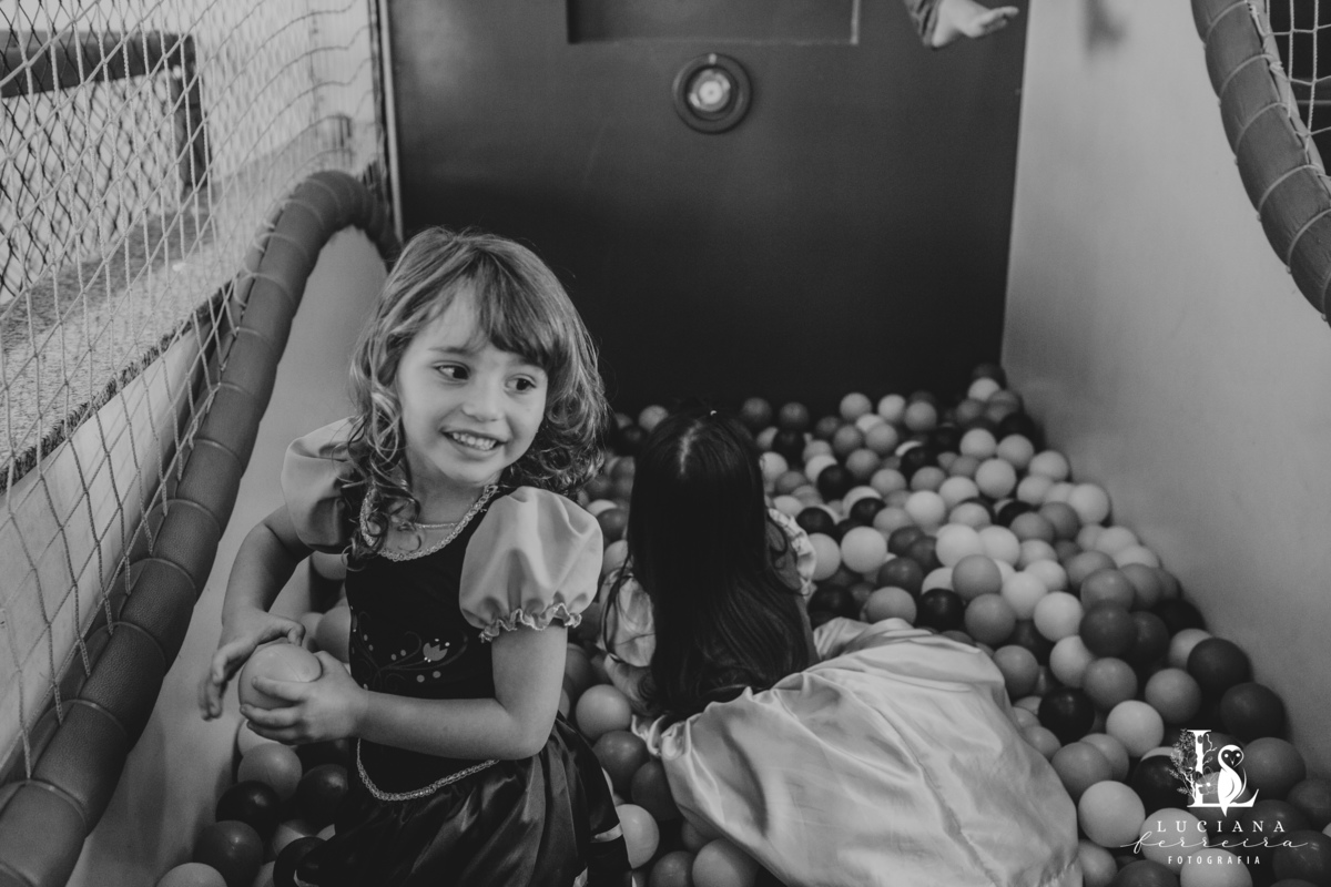 Aniversário Infantil com tema Branca de Neve no Buffet Bloop Zook, em Osasco