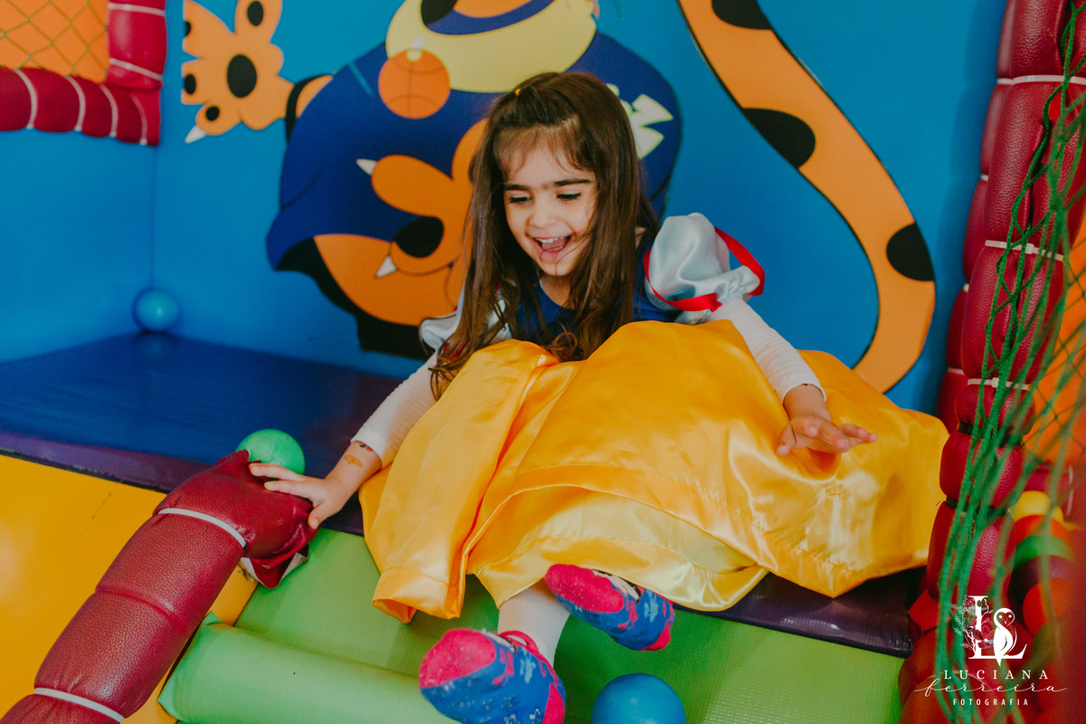 Aniversário Infantil com tema Branca de Neve no Buffet Bloop Zook, em Osasco
