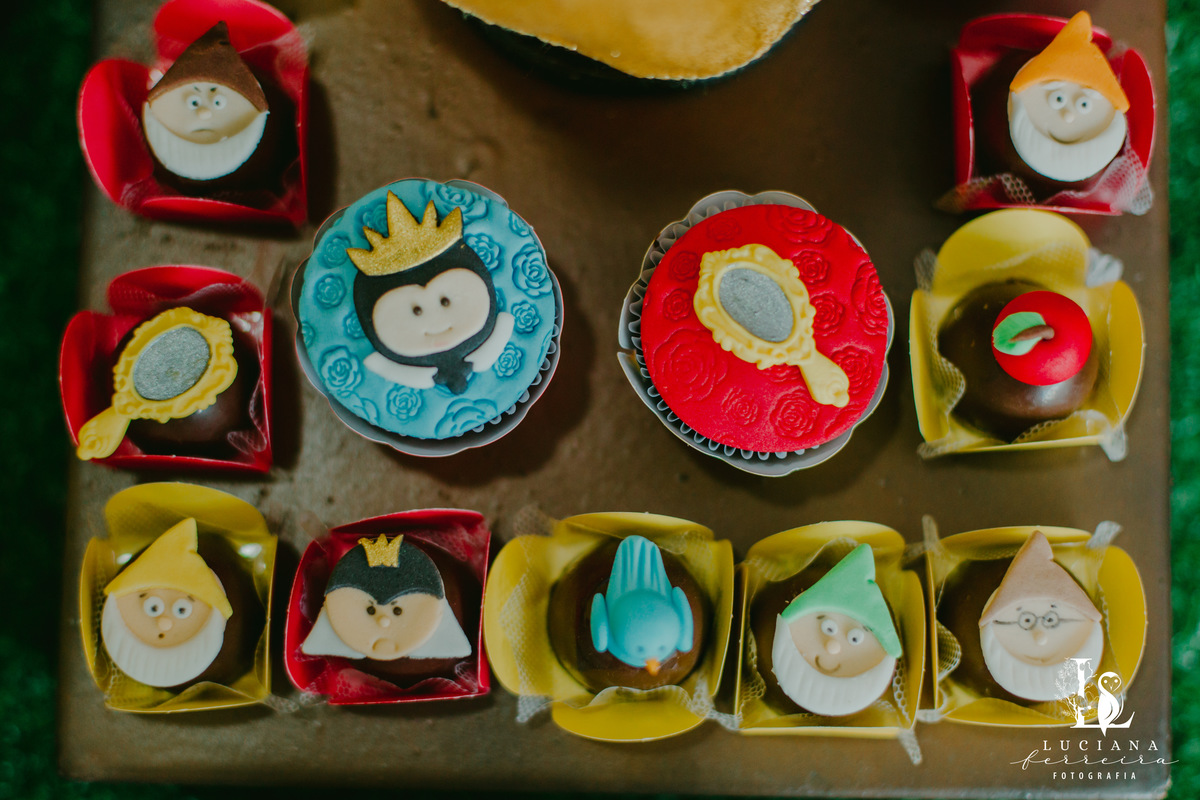 Aniversário Infantil com tema Branca de Neve no Buffet Bloop Zook, em Osasco