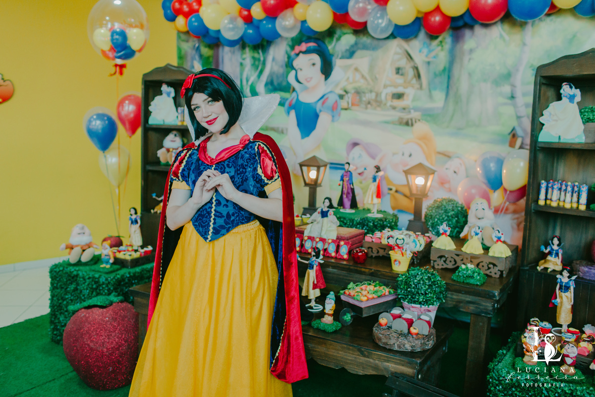 Aniversário Infantil com tema Branca de Neve no Buffet Bloop Zook, em Osasco