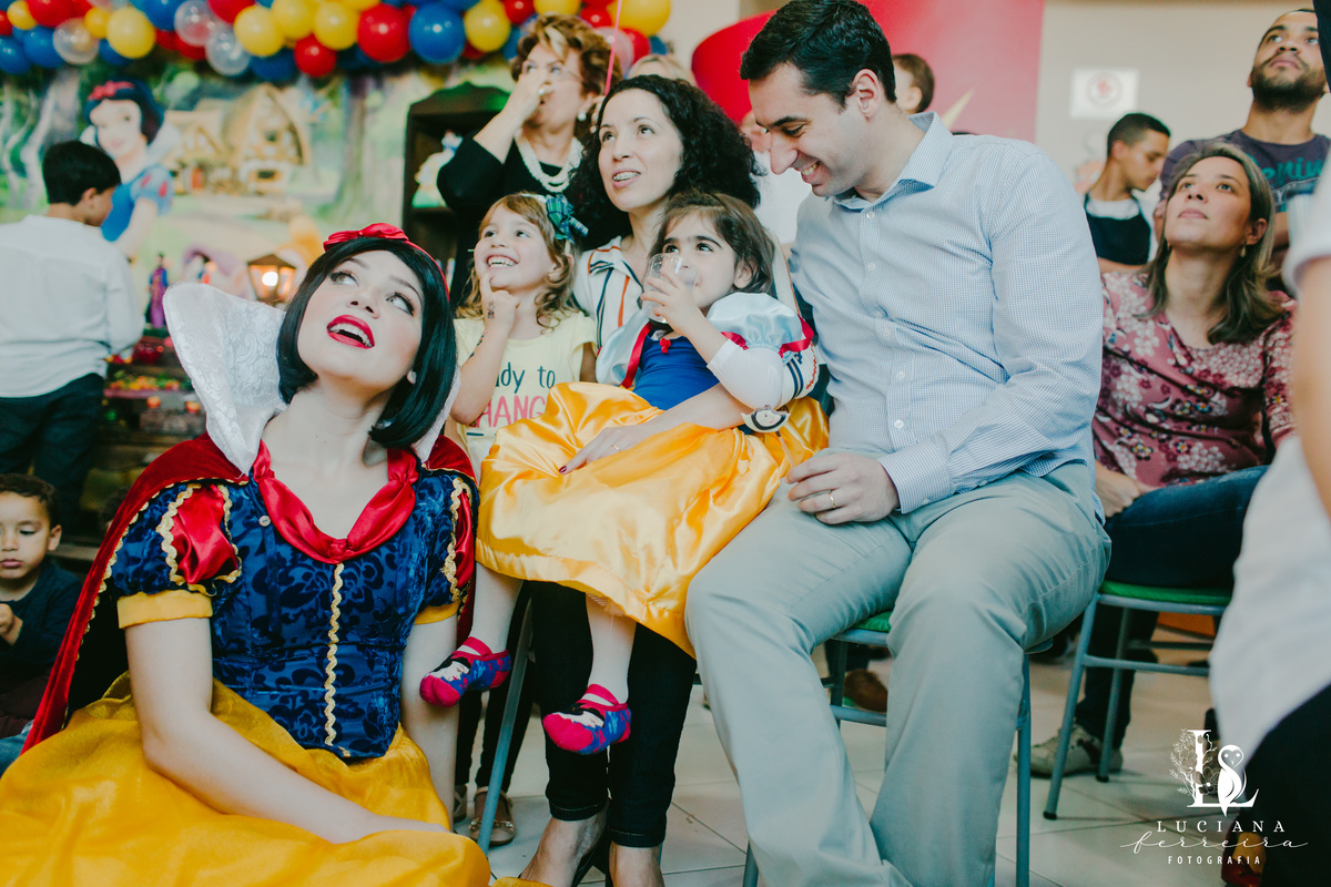 Aniversário Infantil com tema Branca de Neve no Buffet Bloop Zook, em Osasco