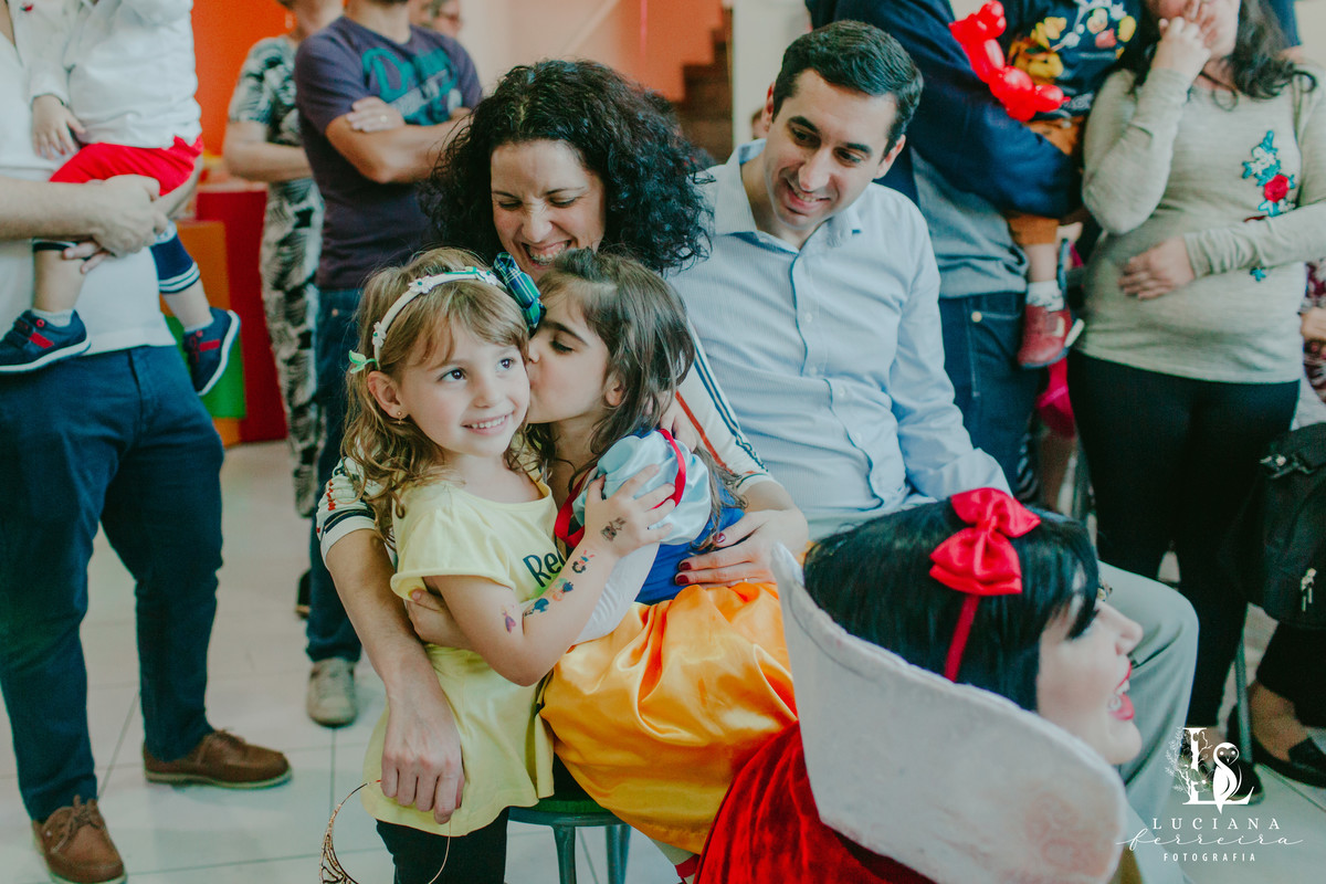 Aniversário Infantil com tema Branca de Neve no Buffet Bloop Zook, em Osasco
