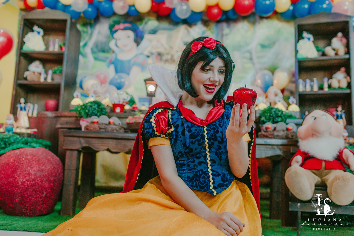Aniversário Infantil com tema Branca de Neve no Buffet Bloop Zook, em Osasco