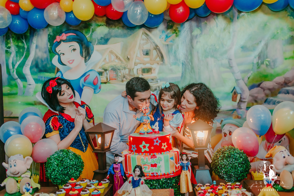 Aniversário Infantil com tema Branca de Neve no Buffet Bloop Zook, em Osasco