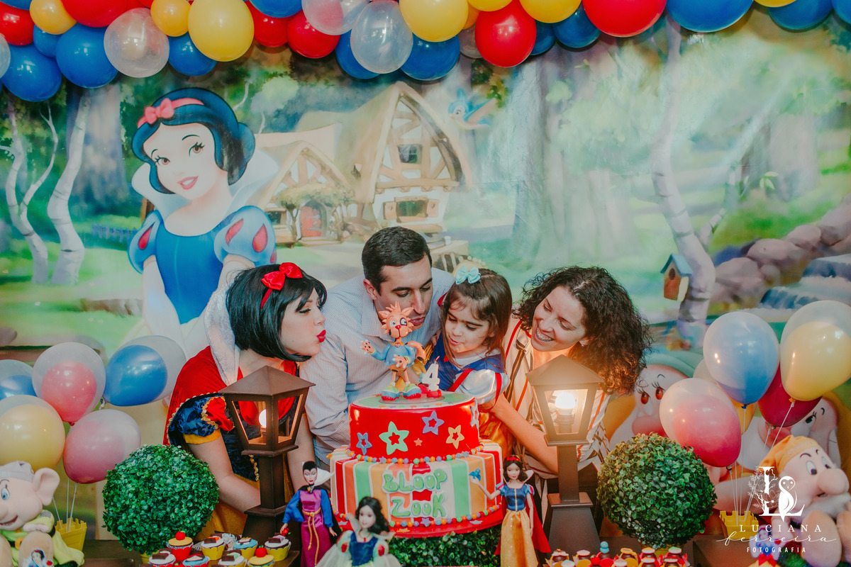 Aniversário Infantil com tema Branca de Neve no Buffet Bloop Zook, em Osasco