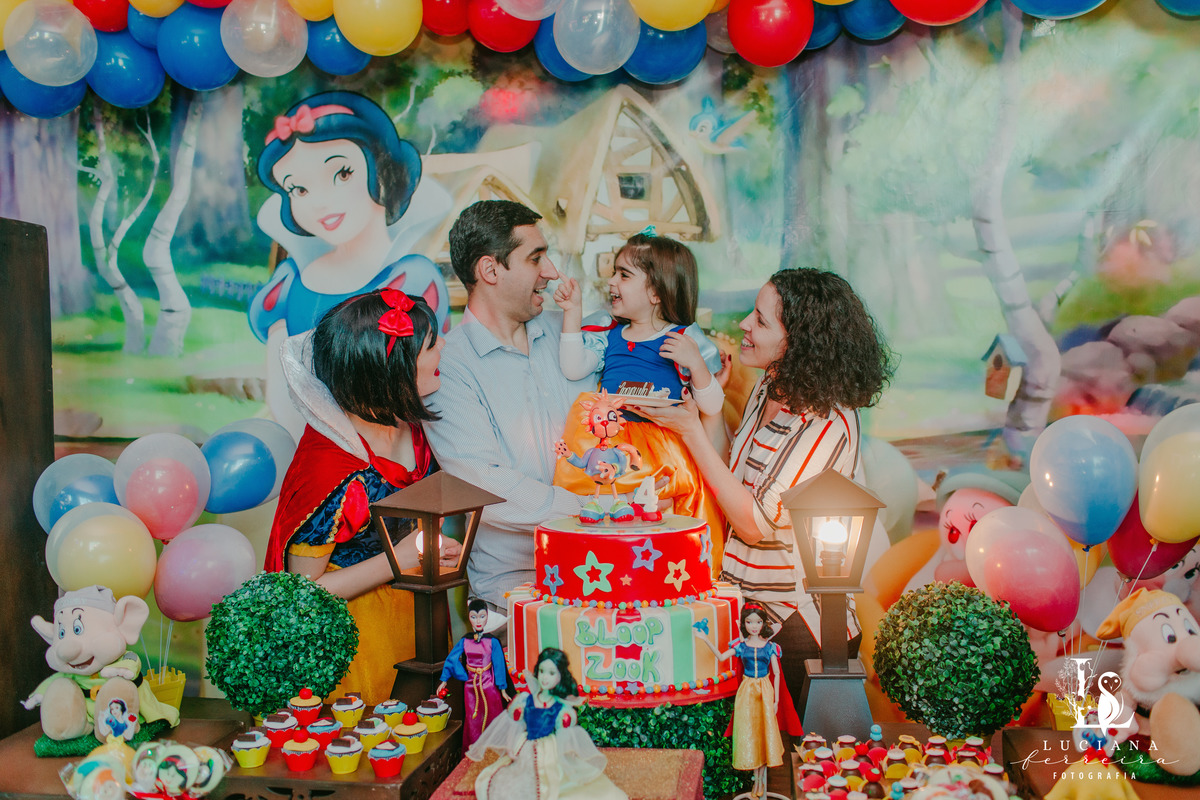 Aniversário Infantil com tema Branca de Neve no Buffet Bloop Zook, em Osasco