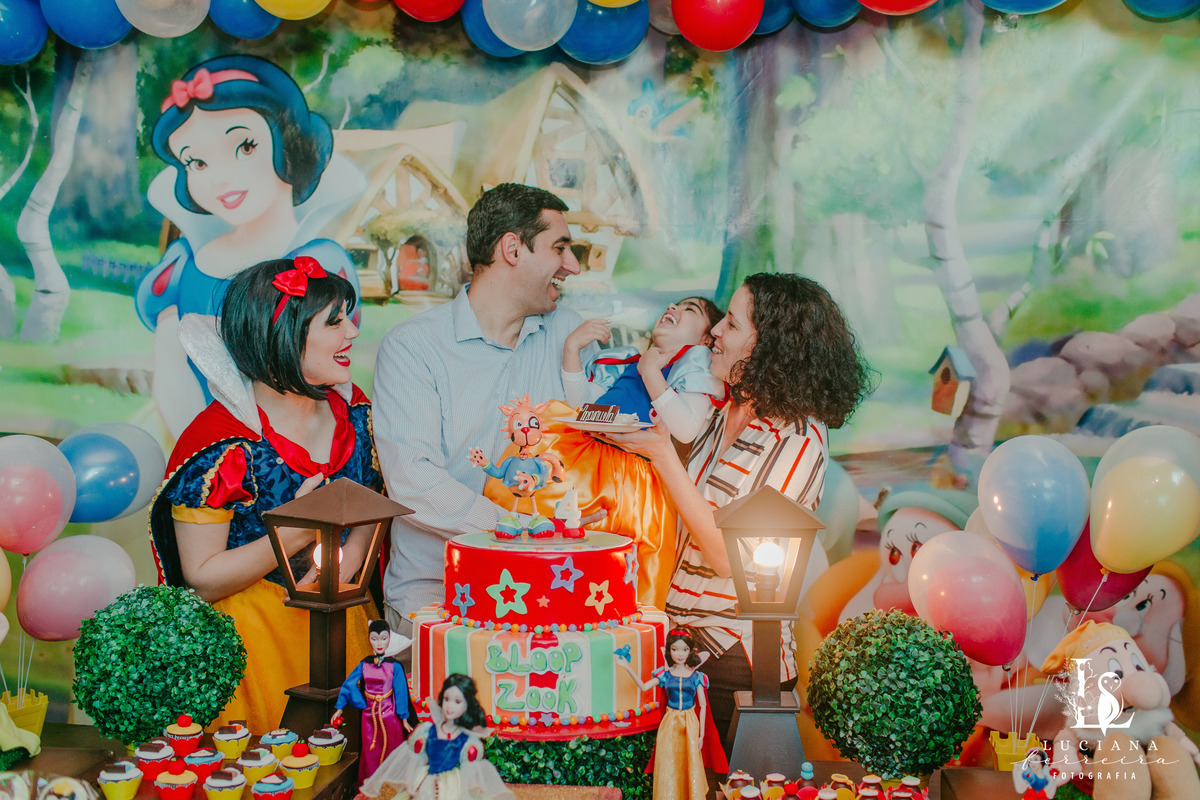 Aniversário Infantil com tema Branca de Neve no Buffet Bloop Zook, em Osasco